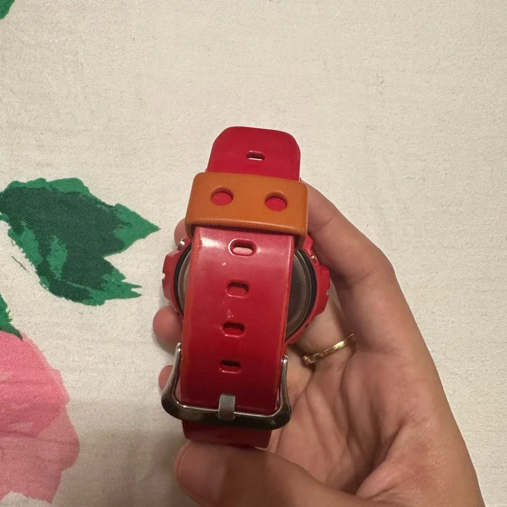 G Shock red and orange DW-6900CB